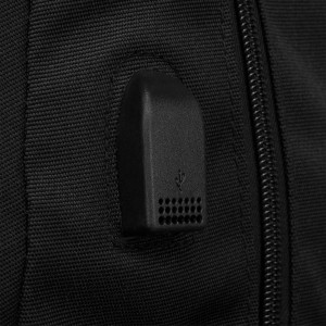 Plecak szkolny czarny Peterson z portem USB – pojemność 25 l